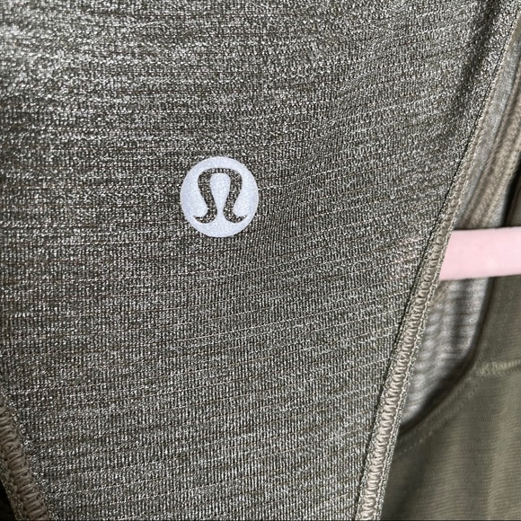 LULULEMON Extra Mile Tank with Built-in sports bra, no inserts, size 10 - Picture 7 of 8